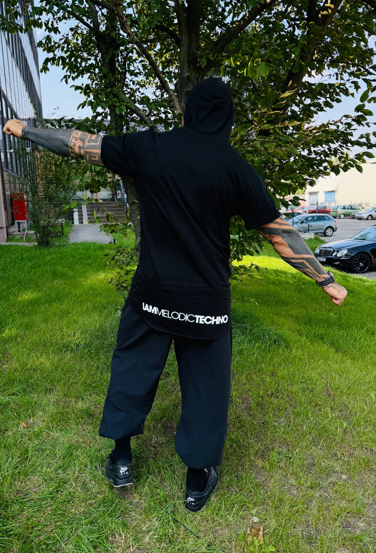 IAM Melodic Techno Alf´s Stageshirt mit Kapuze