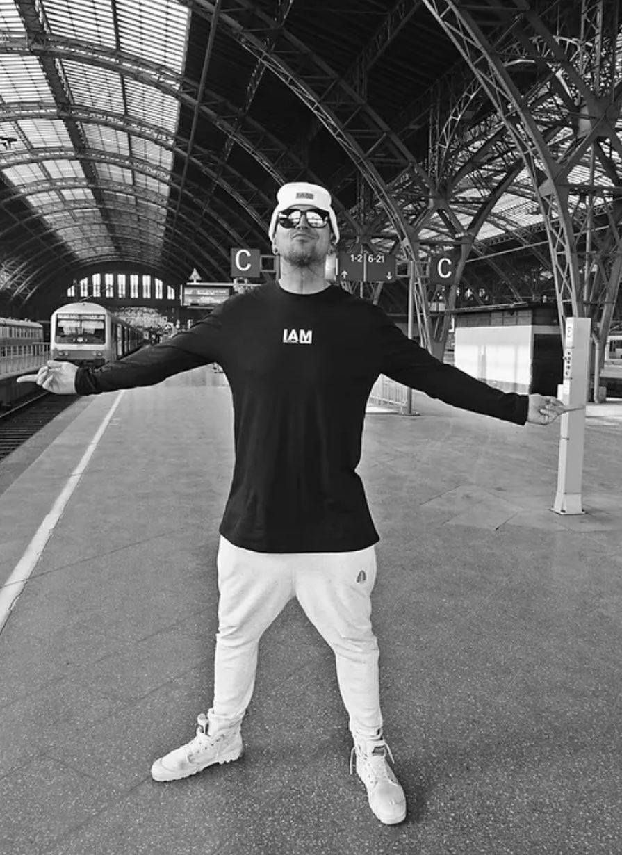 IAM Melodic Techno Sleeved Longline