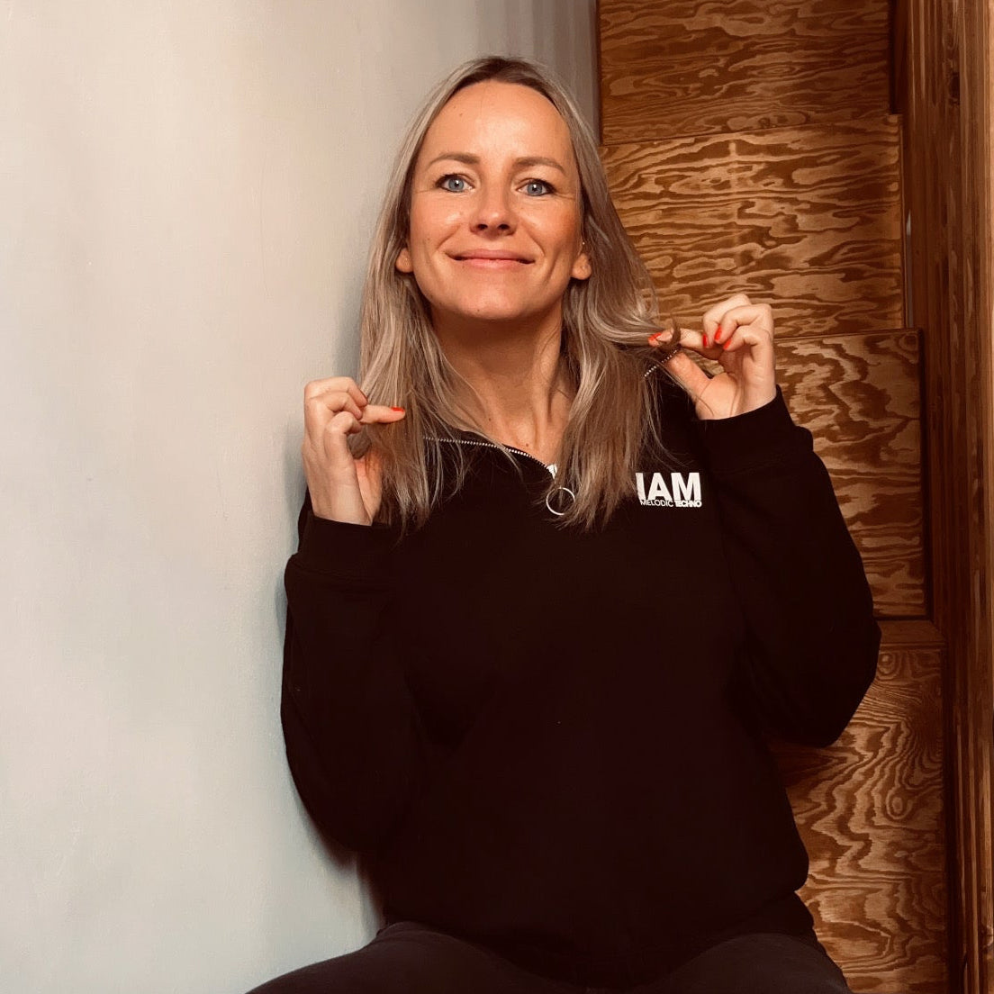 IAM Melodic Techno Ladies Cropped Zip Sweat